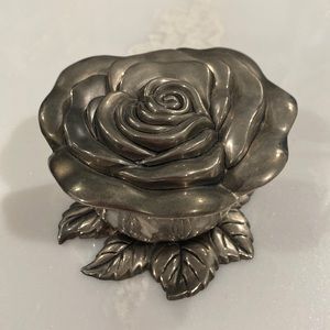 Metal jewelry box